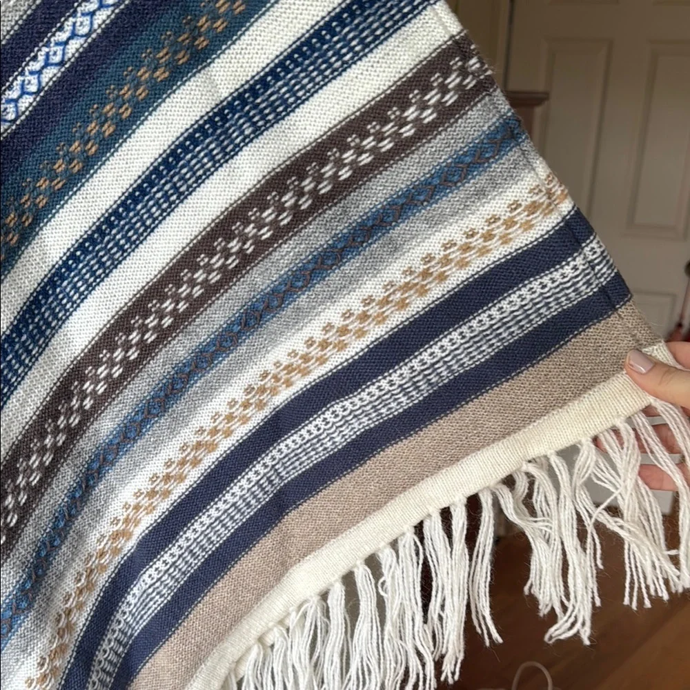 Beautiful Wool Fringe Poncho - Picture 3 of 4